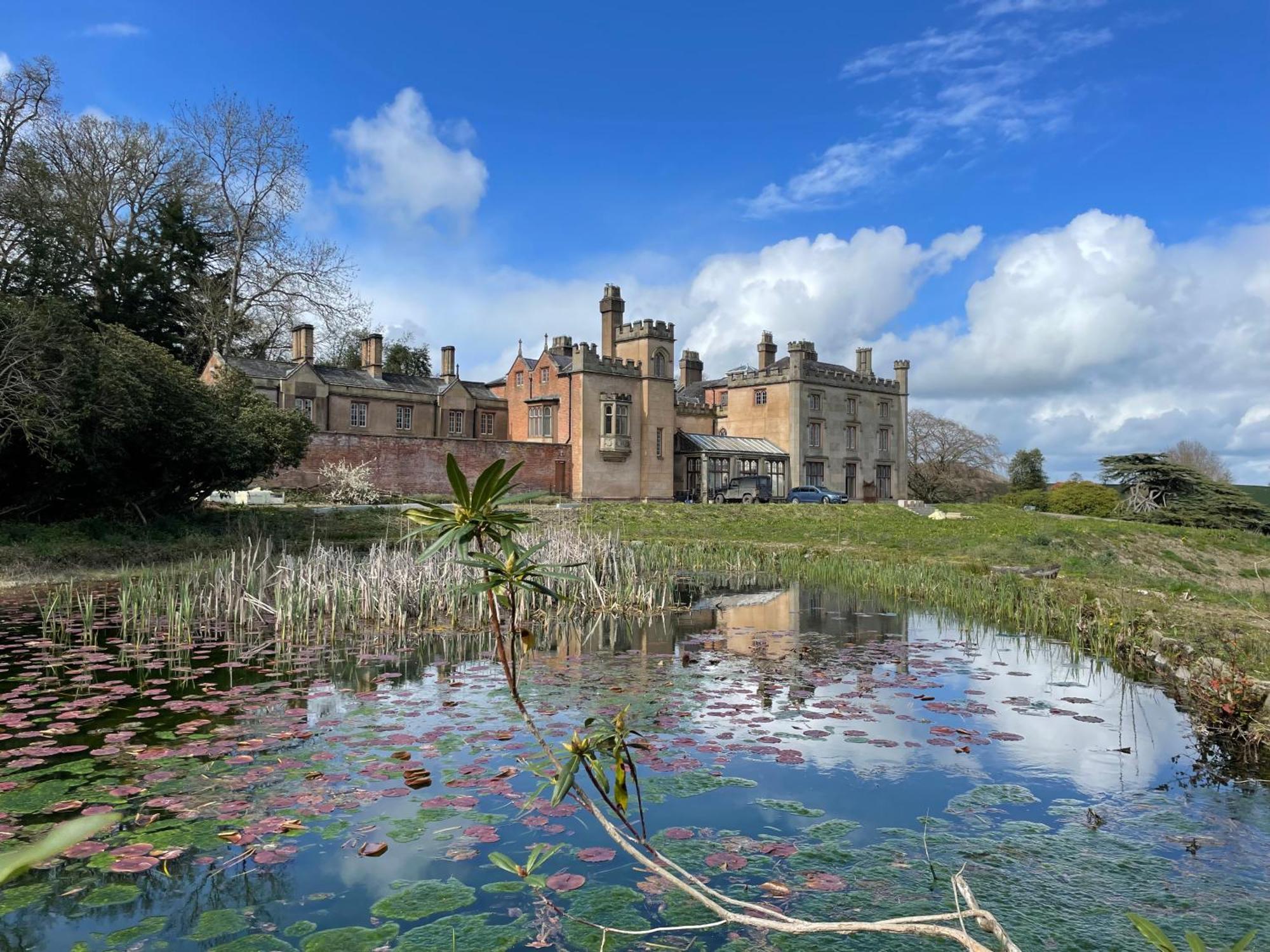 Apartment At Llanerchydol Hall ويلشبول المظهر الخارجي الصورة