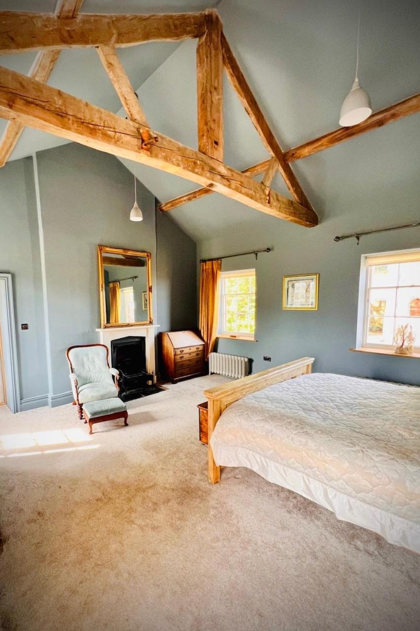 Apartment At Llanerchydol Hall ويلشبول المظهر الخارجي الصورة